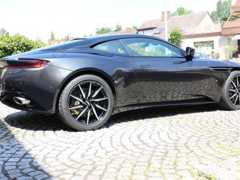 Купить Aston-Martin DB11 бензин 2024 id-6167 в Киеве, Фото №[delta]