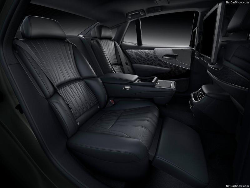 Купить Lexus LS 500 бензин 2026 id-1004708 в Киеве, Фото №[delta]