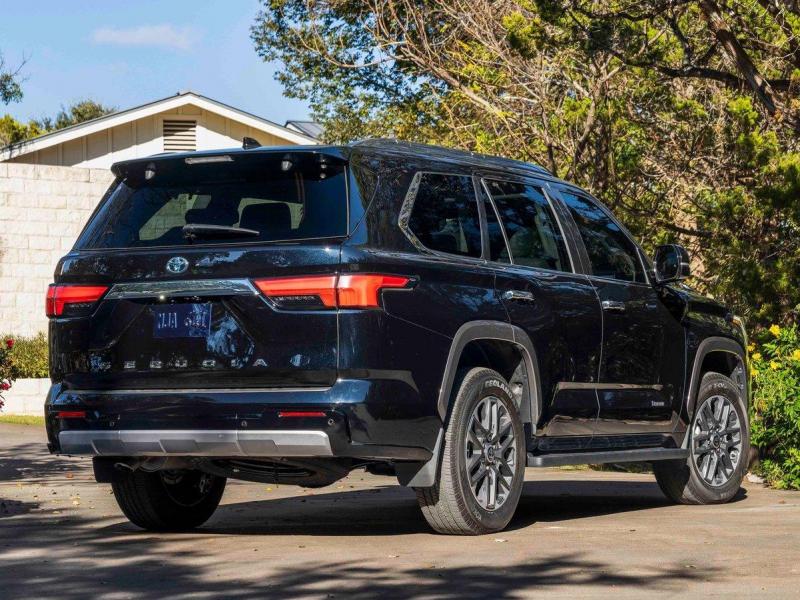 Купить Toyota Sequoia Platinum бензин 2024 id-1005995 в Киеве, Фото №[delta]