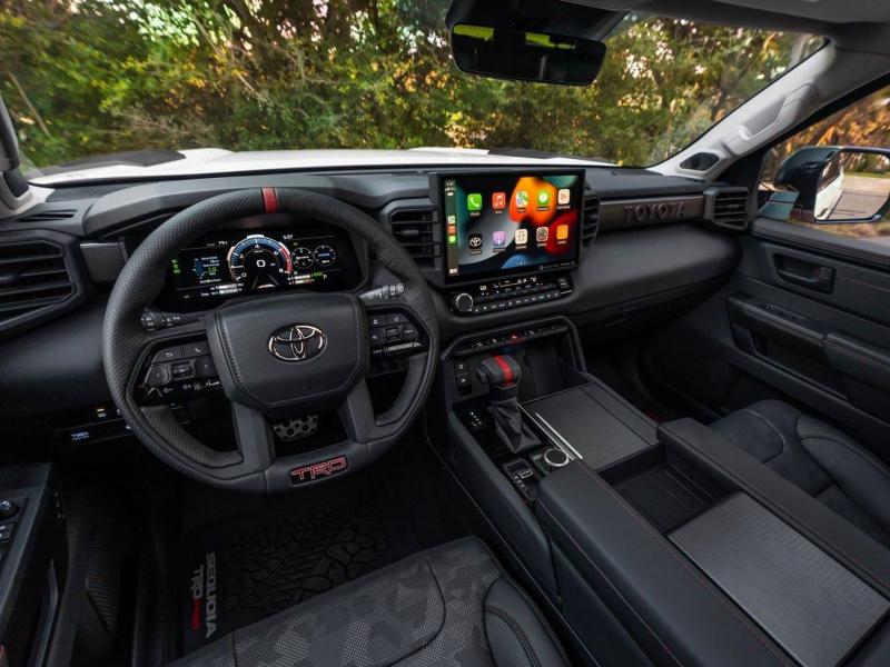 Купить Toyota Sequoia Platinum бензин 2024 id-1005995 в Киеве, Фото №[delta]