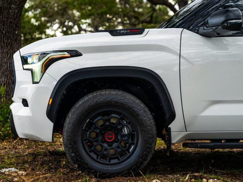 Купить Toyota Sequoia Platinum бензин 2024 id-1005995 в Киеве, Фото №[delta]