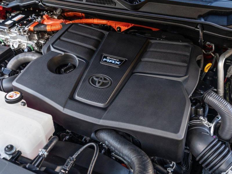 Купить Toyota Sequoia Platinum бензин 2024 id-1005995 в Киеве, Фото №[delta]