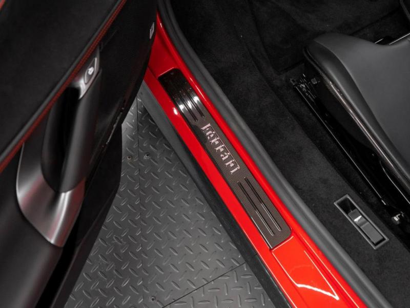 Купить Ferrari SF90 Stradale гибрид 2024 id-1006024 в Киеве, Фото №[delta]