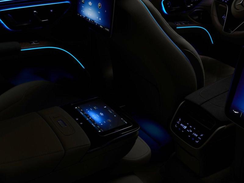 Купить Mercedes-Benz EQS SUV 450 бензин 2025 id-1006053 в Киеве, Фото №[delta]