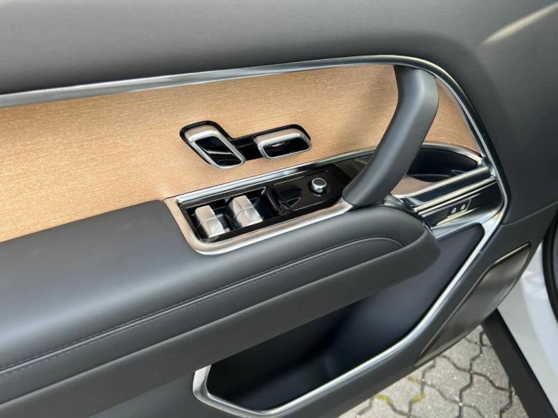 Купить Land-Rover Range-Rover SVAutobiography бензин 2024 id-1006066 в Киеве, Фото №[delta]