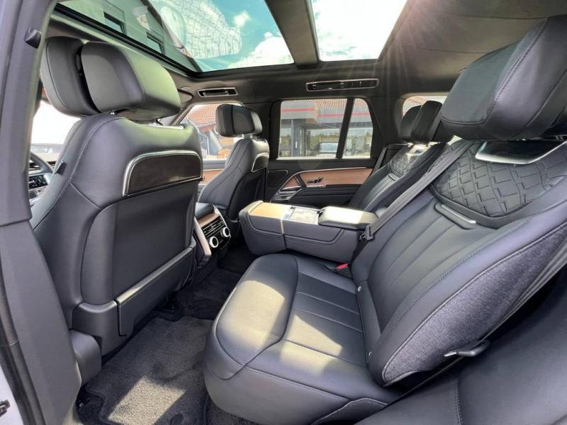 Купить Land-Rover Range-Rover SVAutobiography бензин 2024 id-1006066 в Киеве, Фото №[delta]