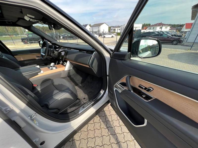 Купить Land-Rover Range-Rover SVAutobiography бензин 2024 id-1006066 в Киеве, Фото №[delta]