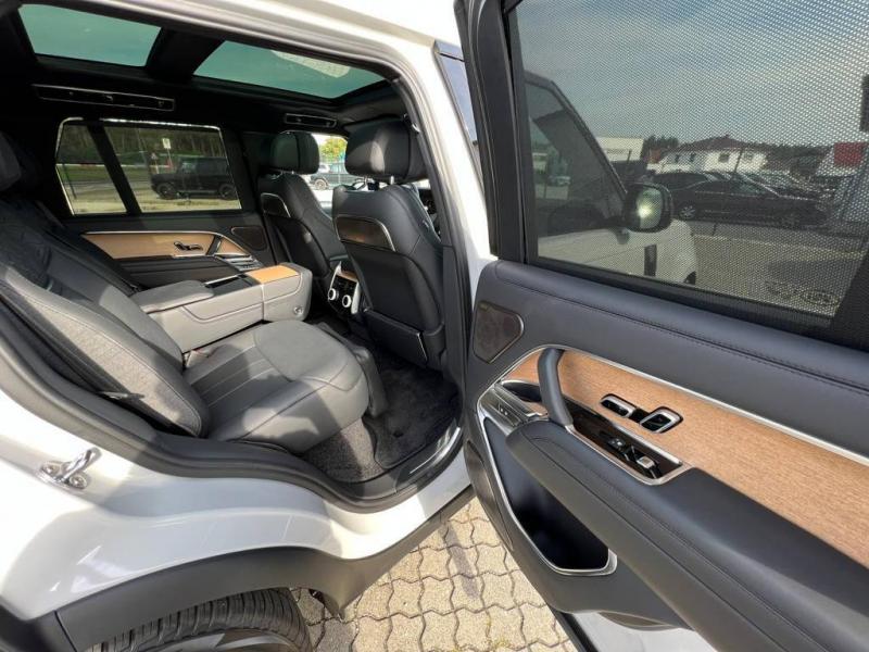 Купить Land-Rover Range-Rover SVAutobiography бензин 2024 id-1006066 в Киеве, Фото №[delta]