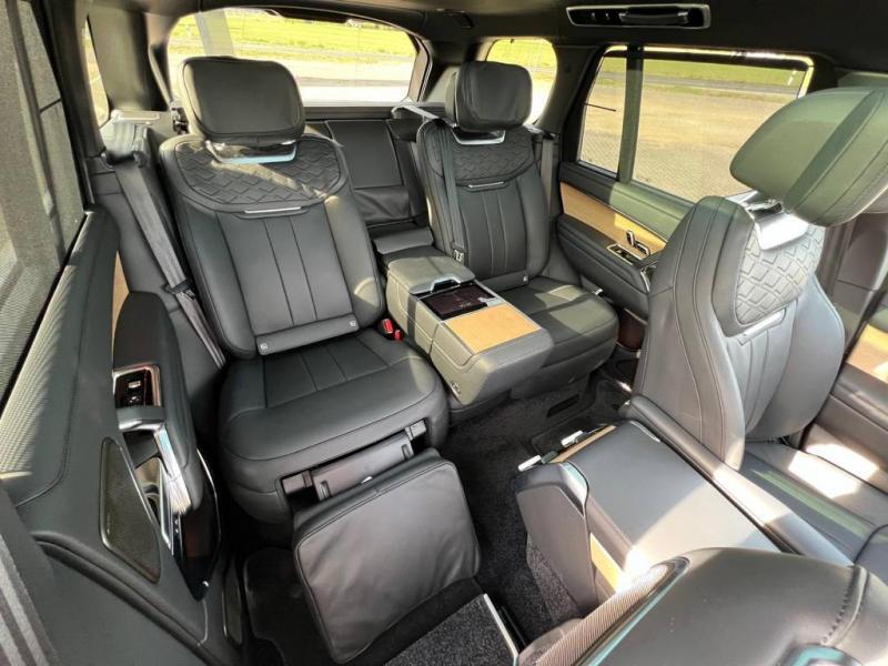 Купить Land-Rover Range-Rover SVAutobiography бензин 2024 id-1006066 в Киеве, Фото №[delta]