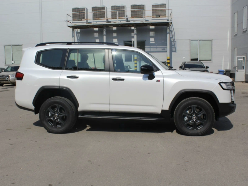 Купить Toyota Land Cruiser 300 GR Sport бензин 2025 id-1006084 в Киеве, Фото №[delta]