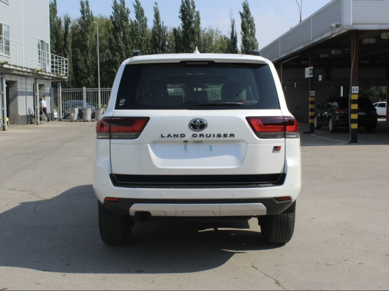 Купить Toyota Land Cruiser 300 GR Sport бензин 2025 id-1006084 в Киеве, Фото №[delta]