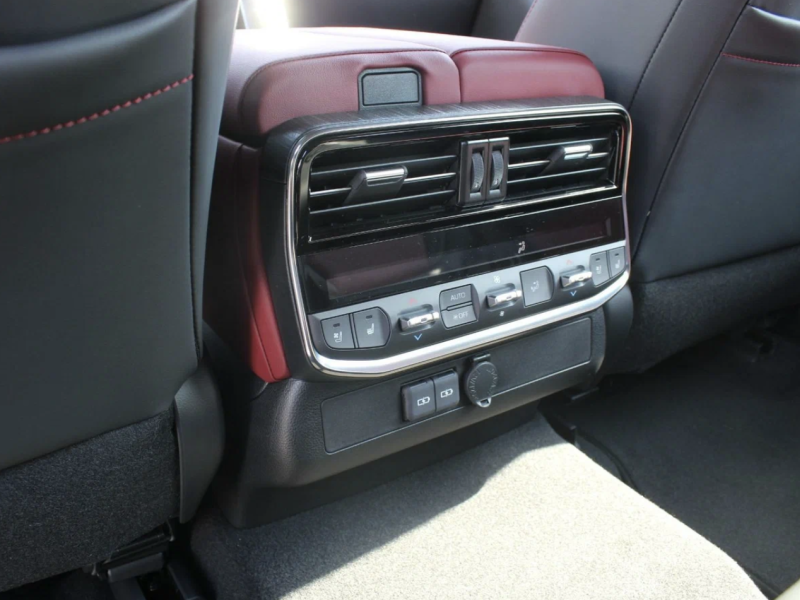 Купить Toyota Land Cruiser 300 GR Sport бензин 2025 id-1006084 в Киеве, Фото №[delta]