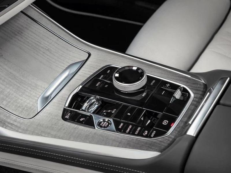 Купить BMW X7 M60i бензин 2025 id-1006180 в Киеве, Фото №[delta]