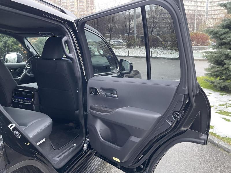 Купить Toyota Land Cruiser 300 дизель 2024 id-1006210 в Киеве, Фото №[delta]