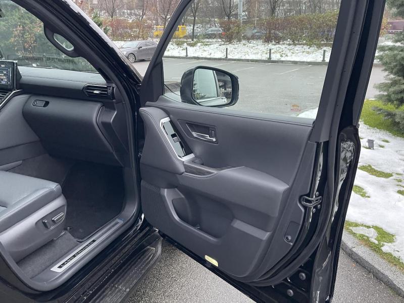 Купить Toyota Land Cruiser 300 дизель 2024 id-1006210 в Киеве, Фото №[delta]