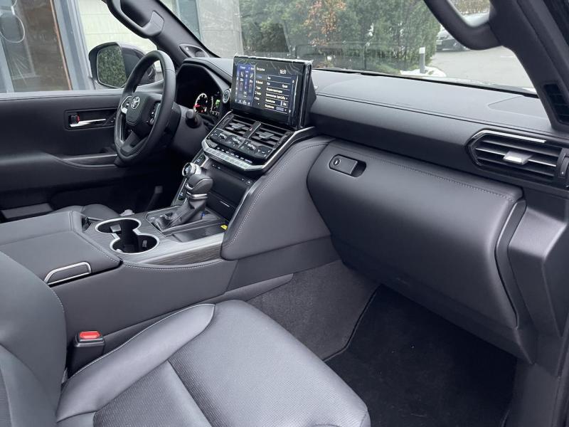 Купить Toyota Land Cruiser 300 дизель 2024 id-1006210 в Киеве, Фото №[delta]