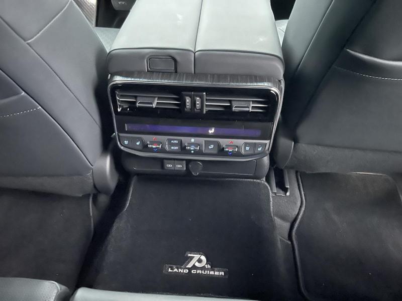 Купить Toyota Land Cruiser 300 дизель 2025 id-1006210 в Киеве, Фото №[delta]