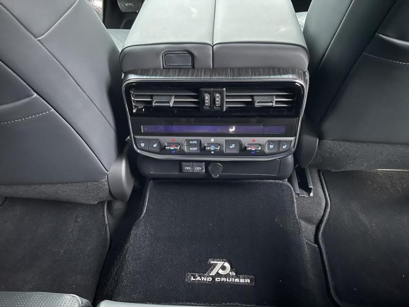 Купить Toyota Land Cruiser 300 дизель 2025 id-1006210 в Киеве, Фото №[delta]