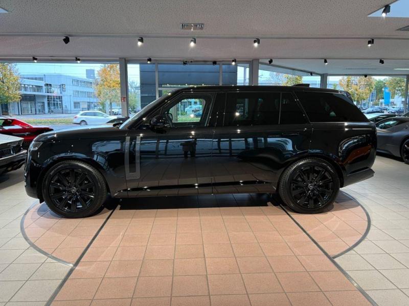 Купить Land-Rover Range-Rover L460 Autobioraphy LWB бензин 2025 id-1006252 в Киеве, Фото №[delta]