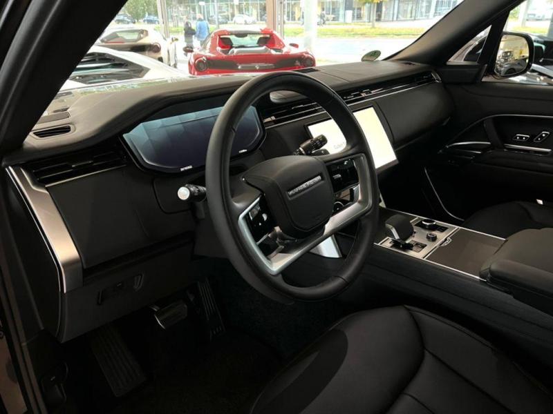 Купить Land-Rover Range-Rover L460 Autobioraphy LWB бензин 2025 id-1006252 в Киеве, Фото №[delta]