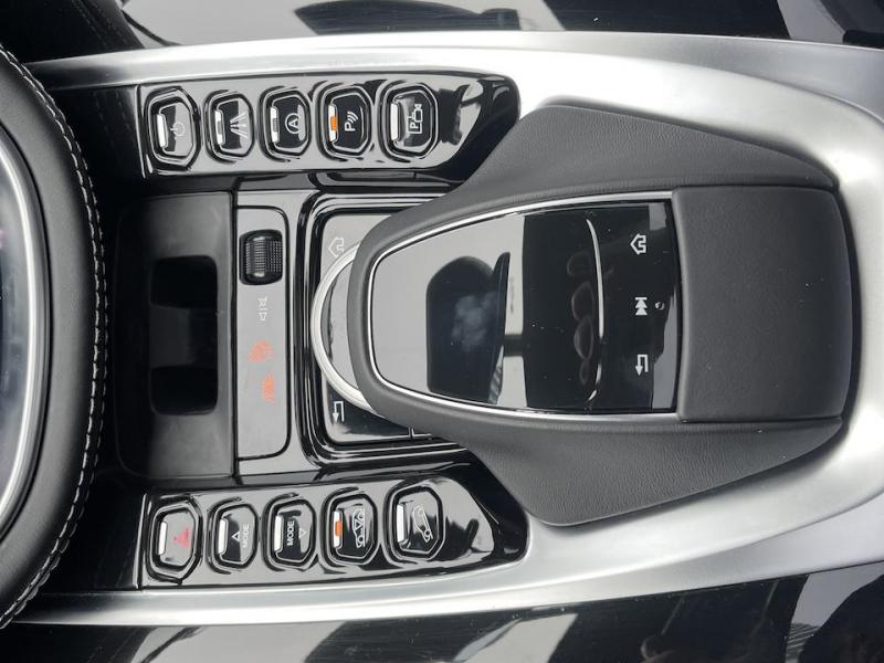 Купить Aston-Martin DBX бензин 2023 id-1006261 в Киеве, Фото №[delta]