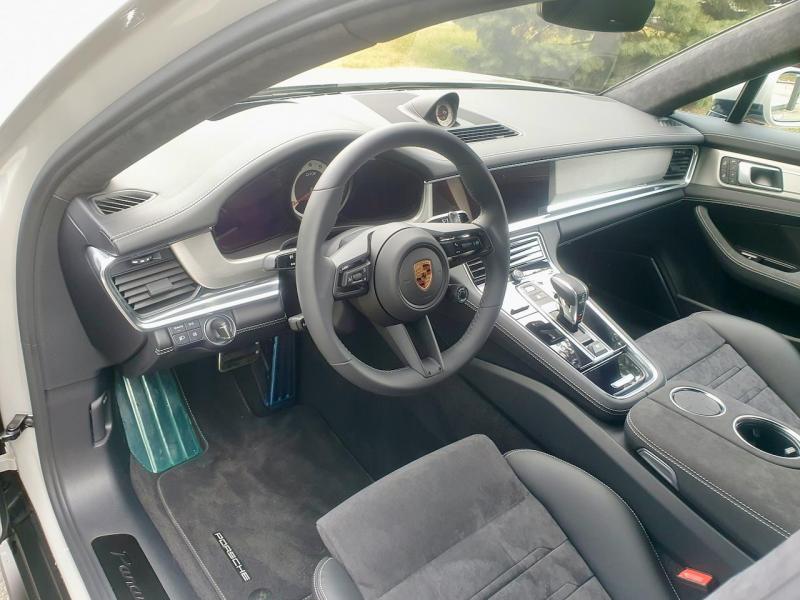 Купить Porsche Panamera GTS бензин 2023 id-1006341 в Киеве, Фото №[delta]