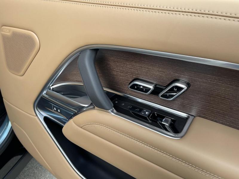 Купить Land-Rover Range-Rover L460 Autobioraphy LWB бензин 2024 id-1006351 в Киеве, Фото №[delta]