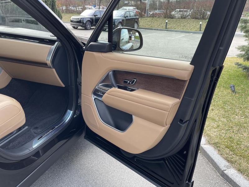 Купить Land-Rover Range-Rover L460 Autobioraphy LWB бензин 2025 id-1006351 в Киеве, Фото №[delta]