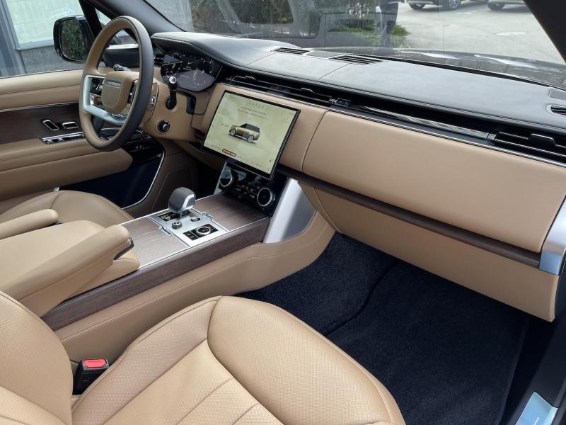 Купить Land-Rover Range-Rover L460 Autobioraphy LWB бензин 2025 id-1006351 в Киеве, Фото №[delta]