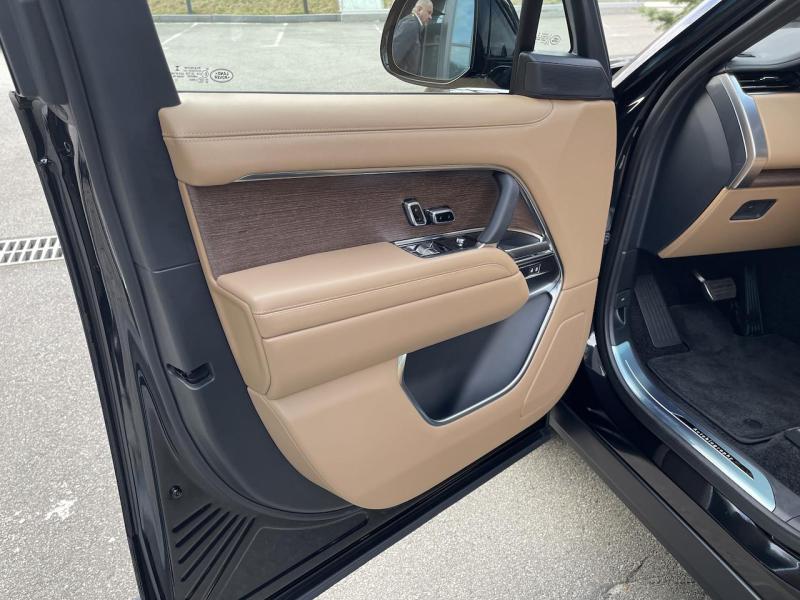 Купить Land-Rover Range-Rover L460 Autobioraphy LWB бензин 2025 id-1006351 в Киеве, Фото №[delta]