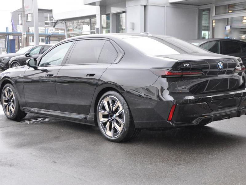 Купить BMW i7 xDrive60 электро 2024 id-1006369 в Киеве, Фото №[delta]