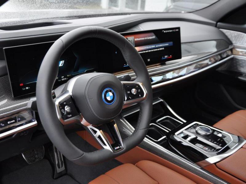 Купить BMW i7 xDrive60 электро 2024 id-1006369 в Киеве, Фото №[delta]