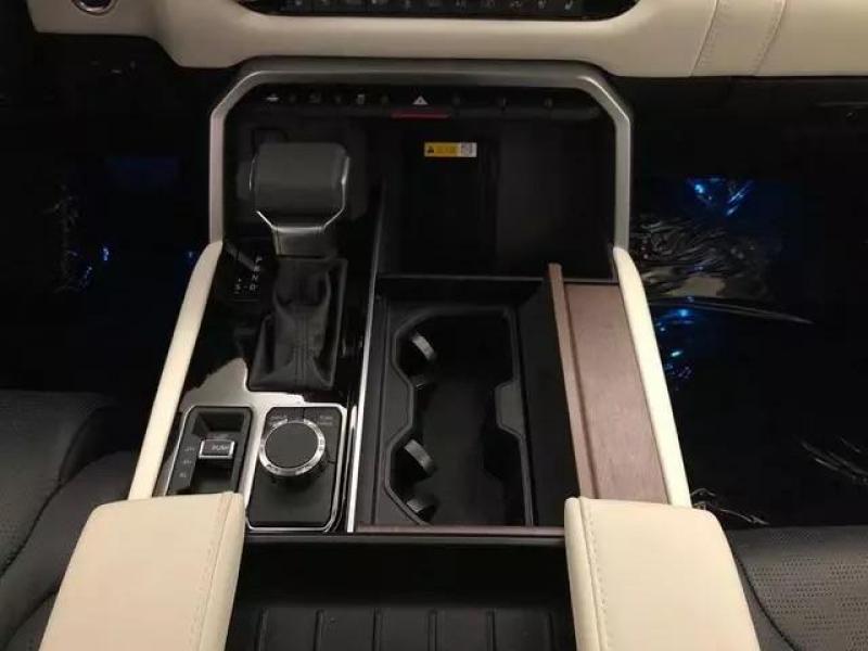 Купить Toyota Sequoia Capstone гибрид 2024 id-1006384 в Киеве, Фото №[delta]