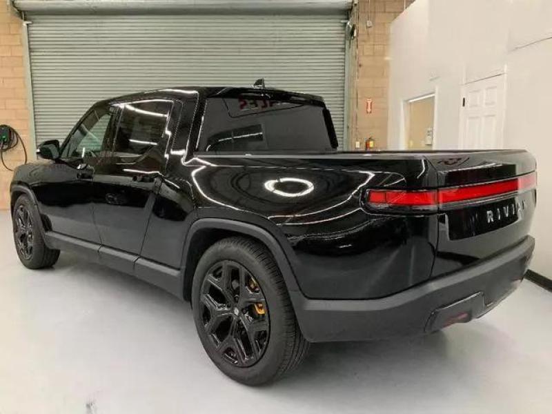 Купить Rivian R1T Launch Edition бензин 2025 id-1006397 в Киеве, Фото №[delta]