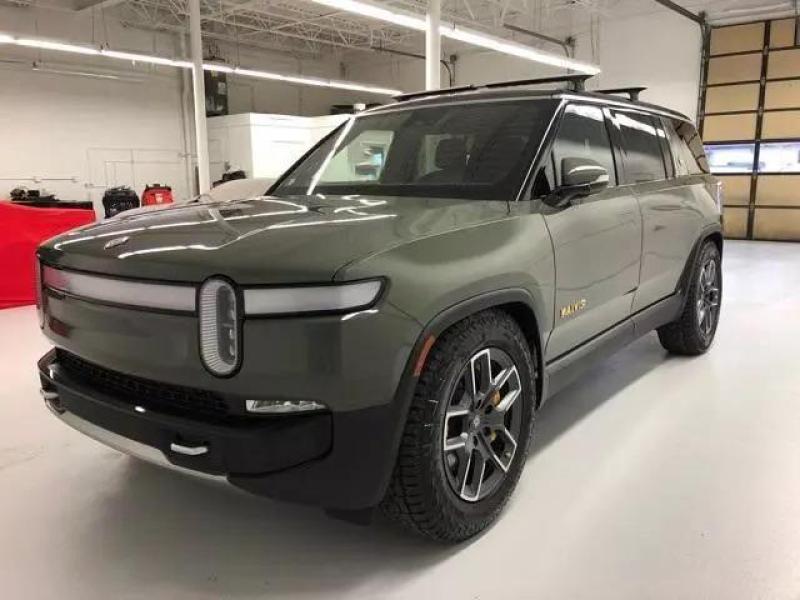 Купить Rivian R1S электро 2025 id-1006398 в Киеве, Фото №[delta]