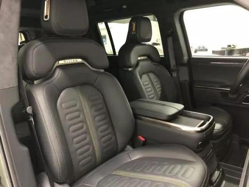 Купить Rivian R1S электро 2025 id-1006398 в Киеве, Фото №[delta]