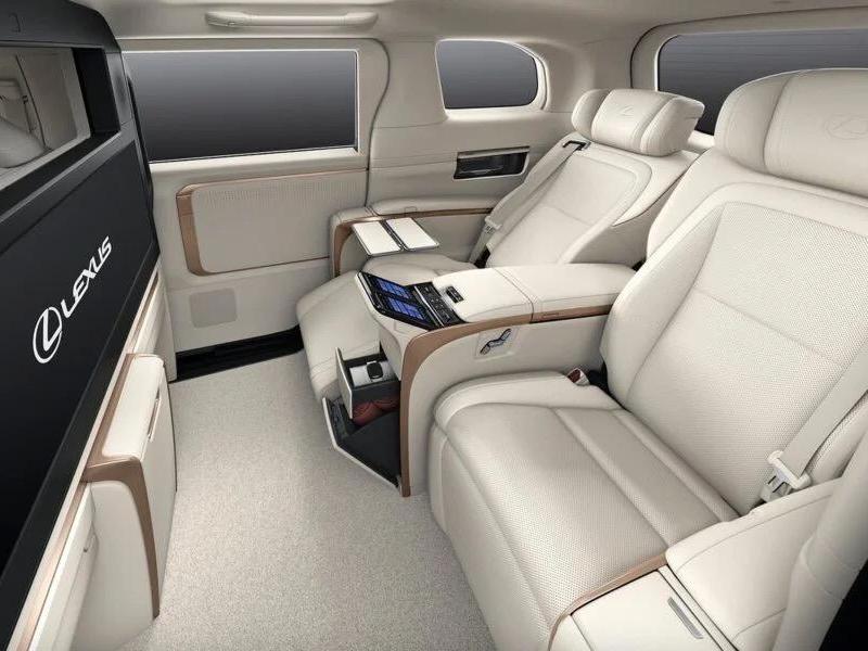 Купить Lexus LM 350 бензин 2025 id-1006425 в Киеве, Фото №[delta]