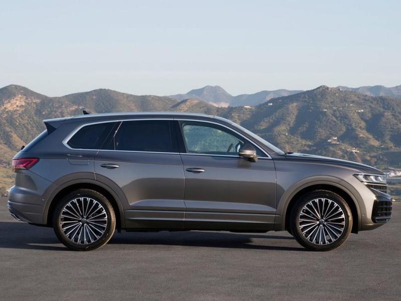 Купить Volkswagen Touareg бензин 2025 id-1006460 в Киеве, Фото №[delta]