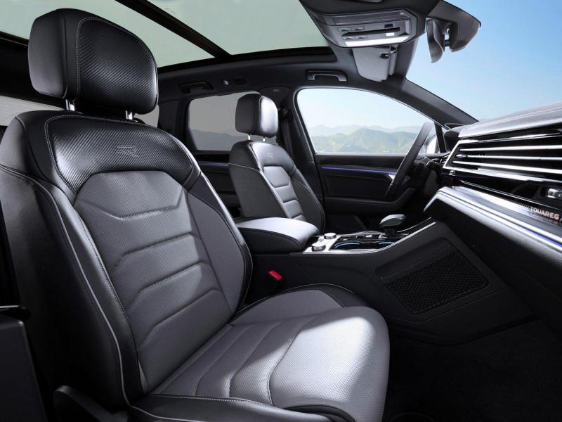 Купить Volkswagen Touareg бензин 2025 id-1006460 в Киеве, Фото №[delta]