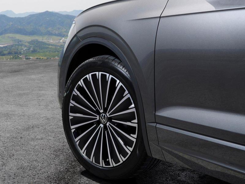 Купить Volkswagen Touareg бензин 2025 id-1006460 в Киеве, Фото №[delta]