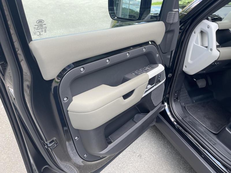 Купить Land-Rover Defender 110 дизель 2024 id-1006463 в Киеве, Фото №[delta]