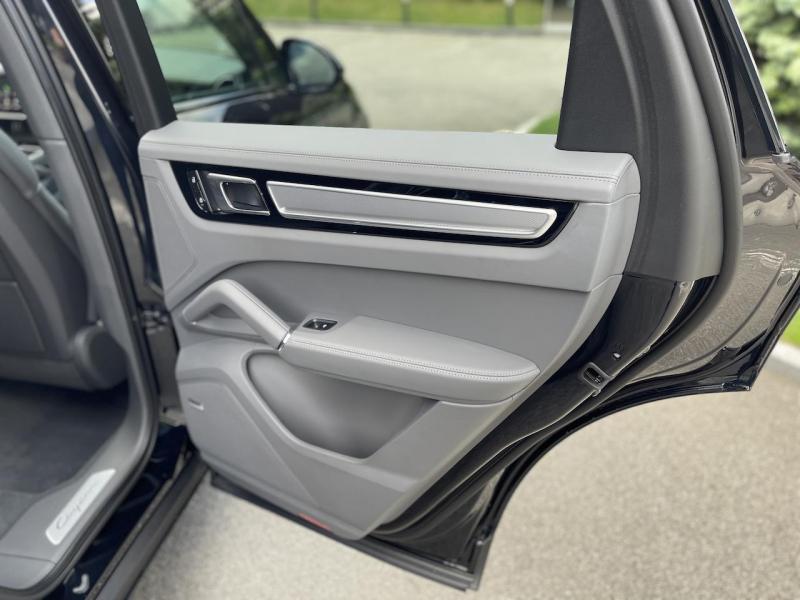 Купить Porsche Cayenne бензин 2024 id-1006480 в Киеве, Фото №[delta]