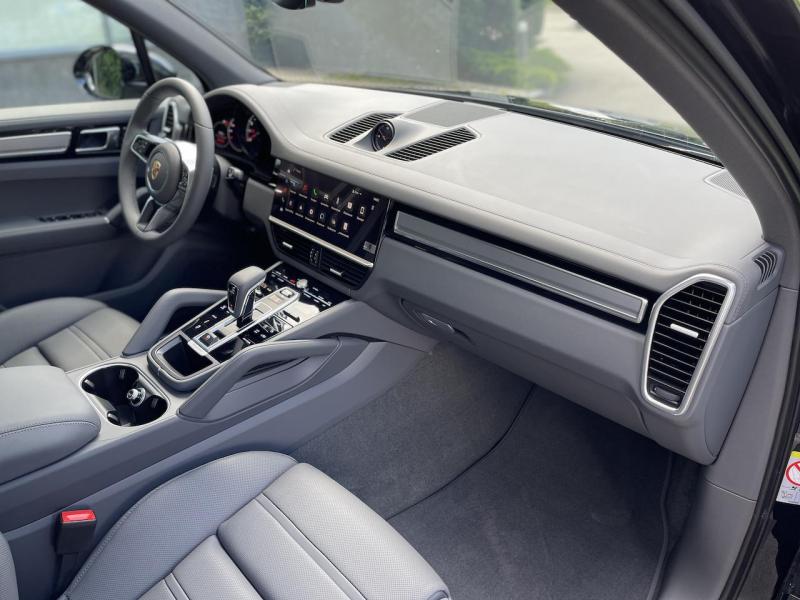 Купить Porsche Cayenne бензин 2024 id-1006480 в Киеве, Фото №[delta]