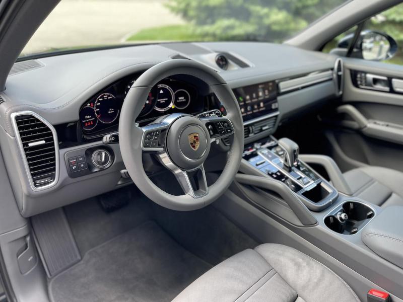 Купить Porsche Cayenne бензин 2024 id-1006480 в Киеве, Фото №[delta]