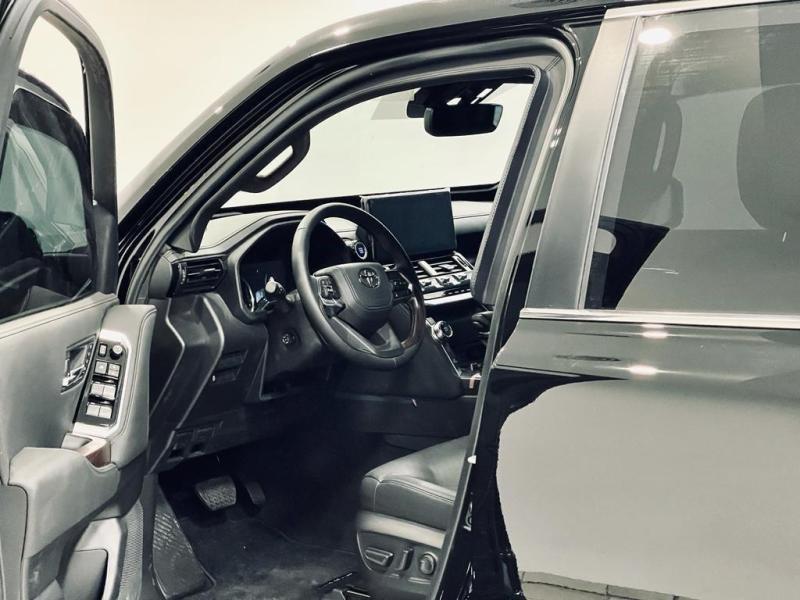 Купить Toyota Land Cruiser 300 GUARD B6+ бензин 2025 id-1006493 в Киеве, Фото №[delta]