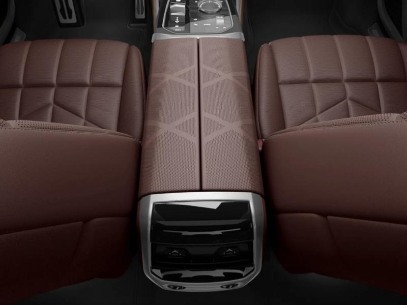 Купить BMW 7-Series 750e xDrive бензин 2025 id-1006508 в Киеве, Фото №[delta]