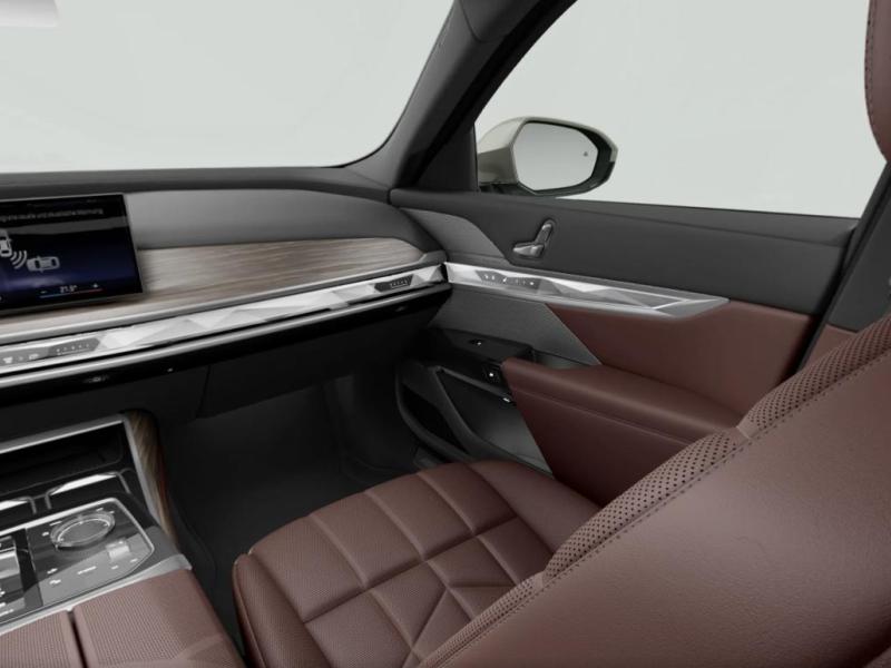 Купить BMW 7-Series 750e xDrive бензин 2025 id-1006508 в Киеве, Фото №[delta]