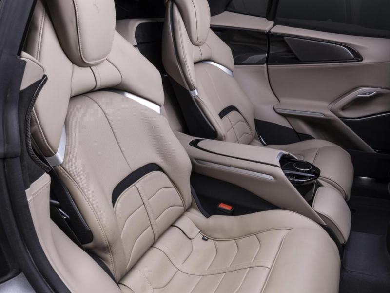 Купить Ferrari Purosangue бензин 2025 id-1006529 в Киеве, Фото №[delta]