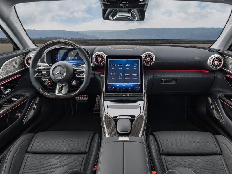 Купить Mercedes-Benz GT AMG бензин 2024 id-1006580 в Киеве, Фото №[delta]