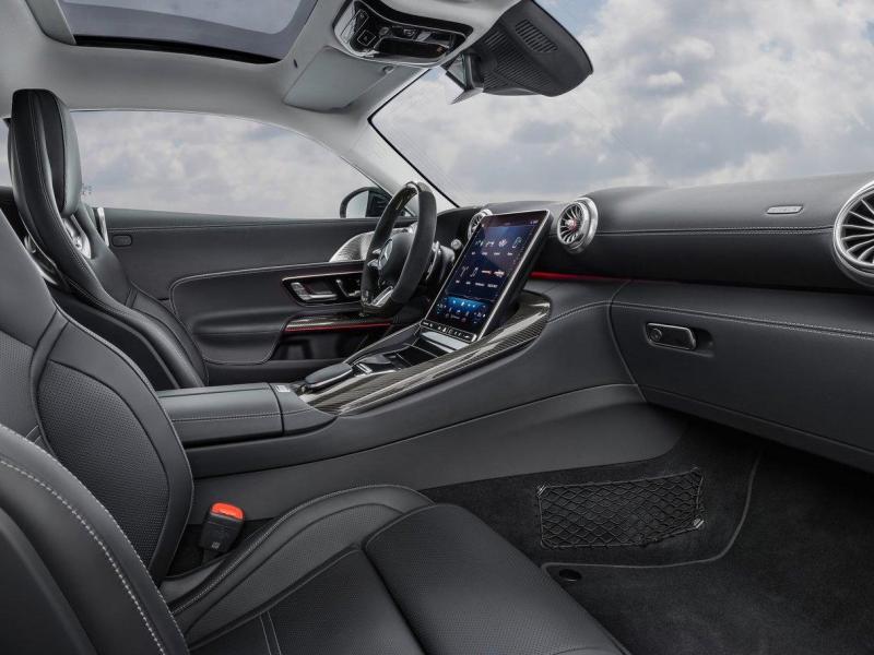 Купить Mercedes-Benz GT AMG бензин 2024 id-1006580 в Киеве, Фото №[delta]